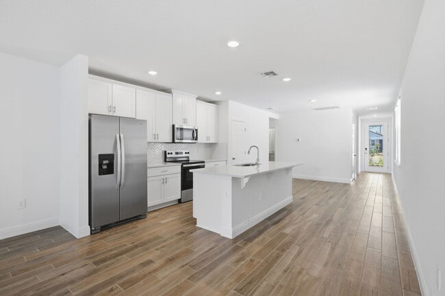 Building Photo - 205 Links Ter Blvd