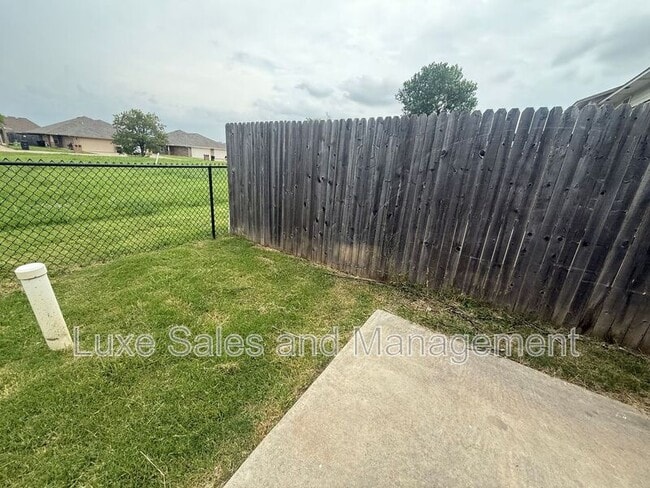 Building Photo - 757 SW 14th St