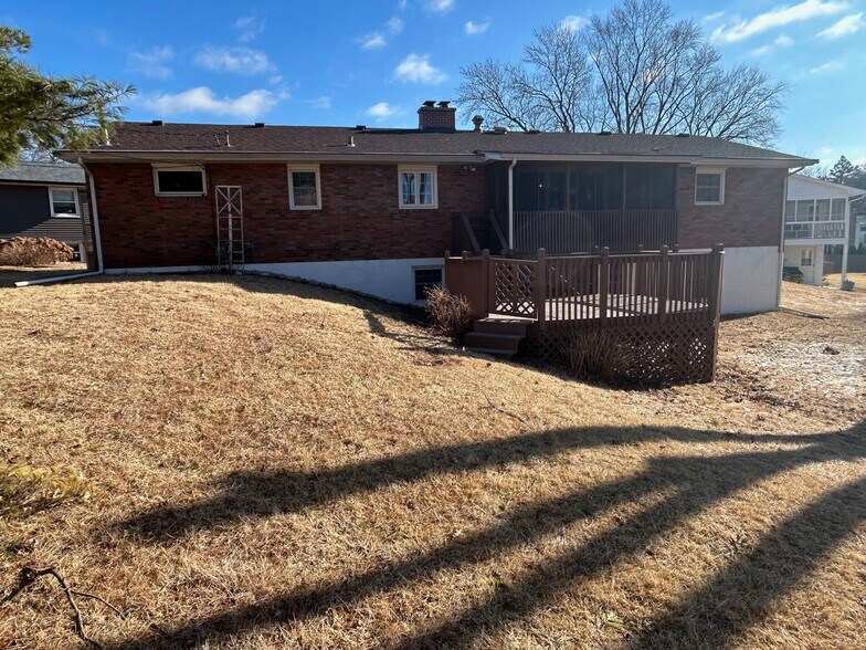 Building Photo - 1511 Hillcrest Ct