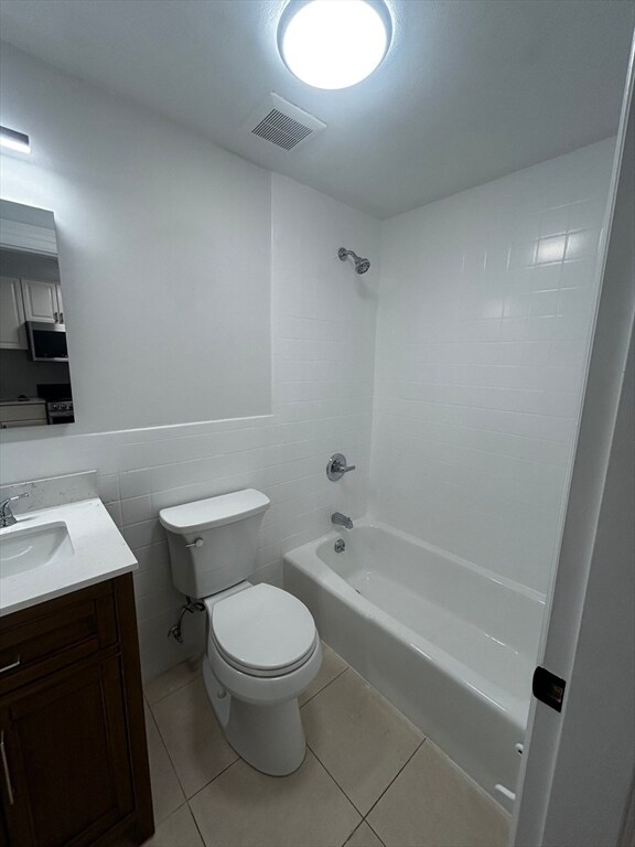 Building Photo - 231 Beacon St