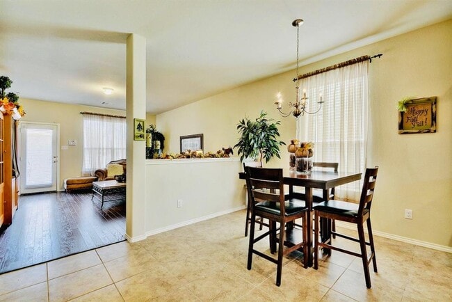 Building Photo - 1810 Franklin Mountain Dr