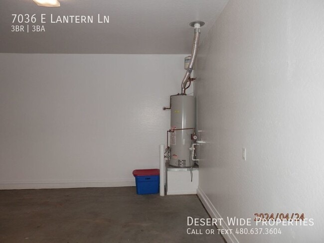 Building Photo - 7036 E Lantern Lane East