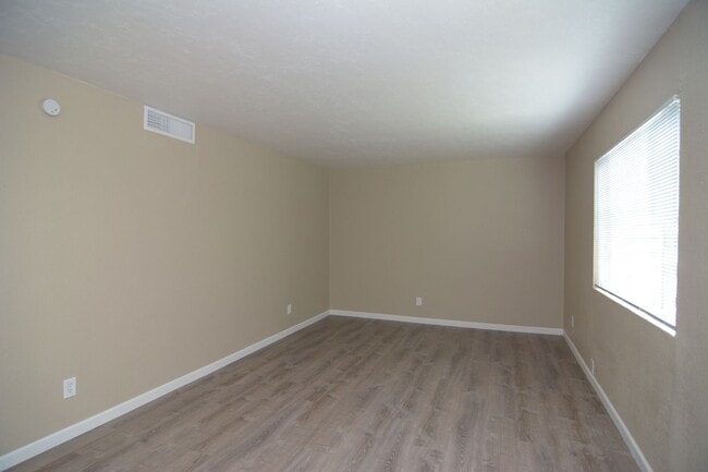 Building Photo - 3372 N Cardi Blvd