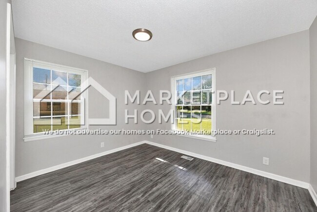 Building Photo - 4002 Summerhill Dr NW