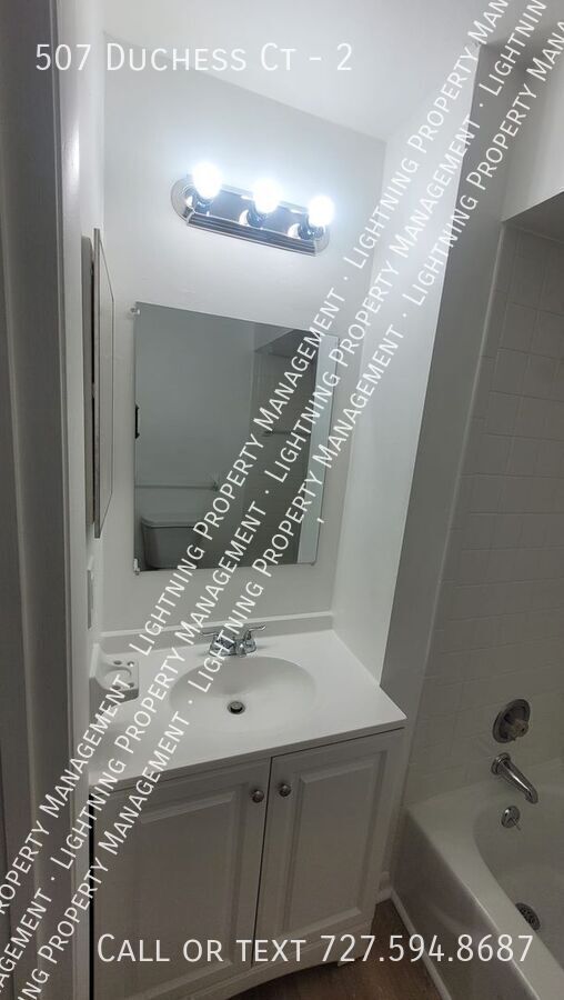 Building Photo - 507 Duchess Ct