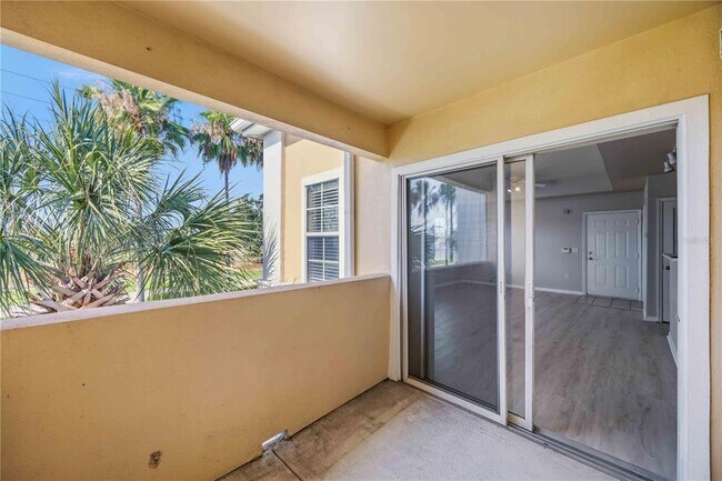 Building Photo - 1195 Villagio Cir