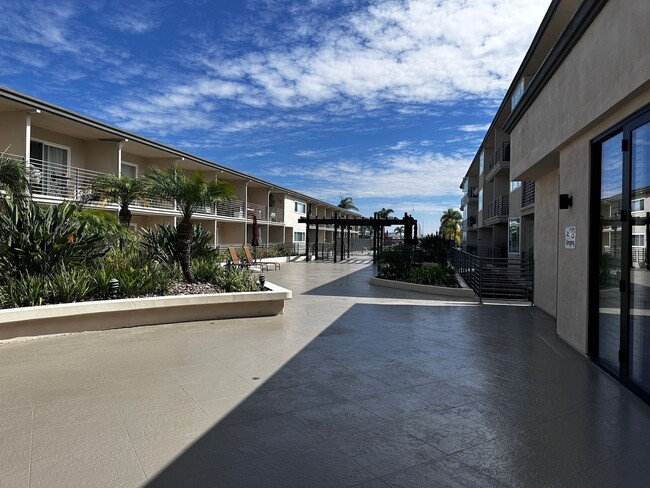 Building Photo - Studio in Point Loma