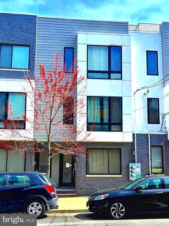 Building Photo - 1219 N 5th St