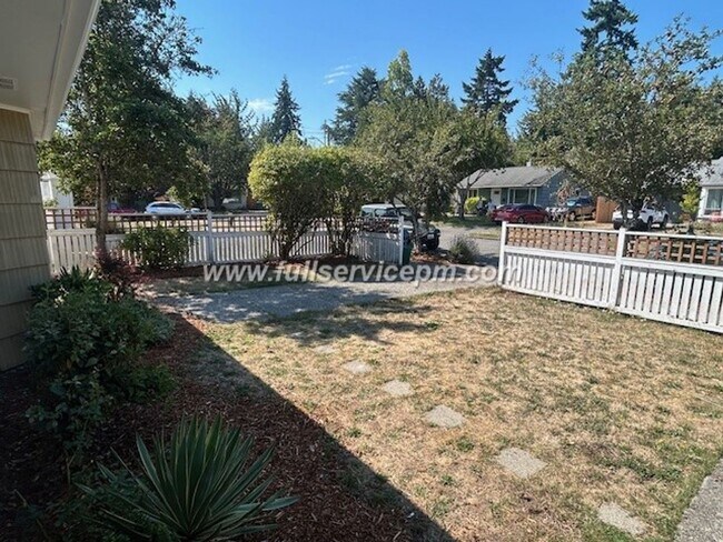 Building Photo - West Seattle Vintage Charm meets Modern! Huge Deck and Fire pit!