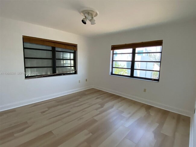 Building Photo - 7626 Byron Ave