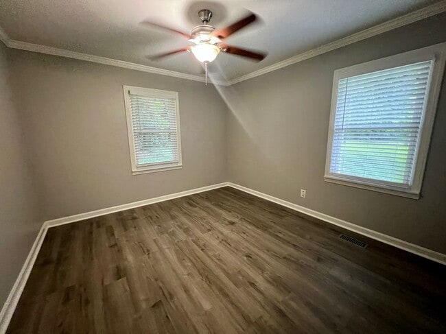 Building Photo - 2033 Univeter Rd