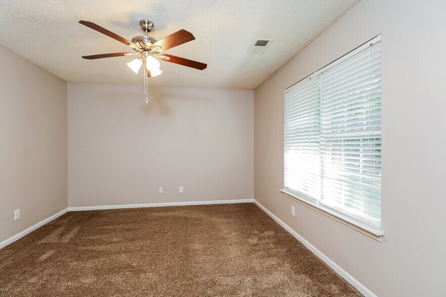 Building Photo - 7807 Lobilia Ln