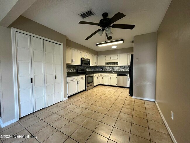 Building Photo - 11376 Golden Plover Ct