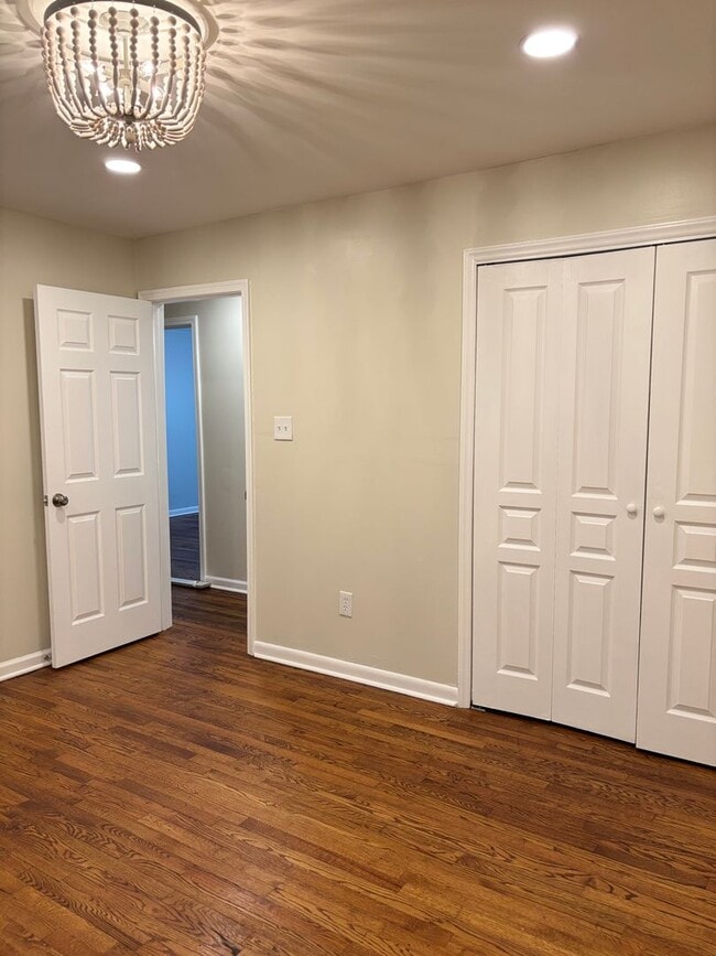 Building Photo - Freshly Renovated 4BR Home with Stylish Updates & Fenced Yard