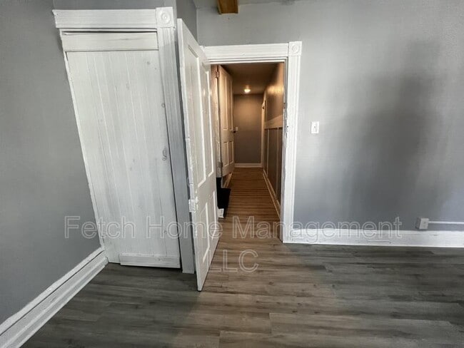 Building Photo - 538 Chester St