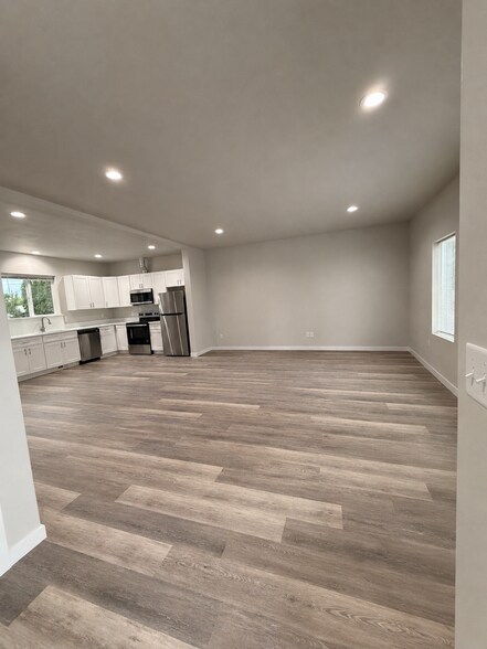 Building Photo - 317 N 41st Ave