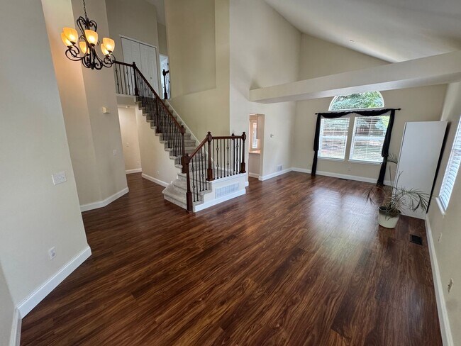 Building Photo - Available for Rent in Lone Tree's Desirable Carriage Club Neighborhood!