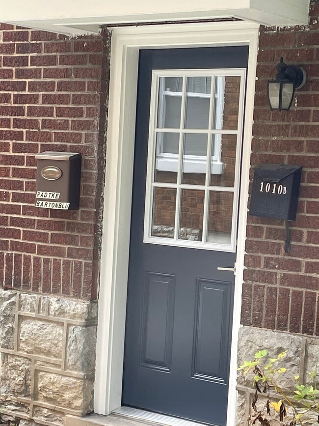 Building Photo - 1010 Fontaine Rd