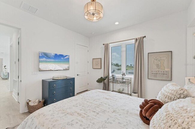 Building Photo - 6028 Red Mangrove Ln