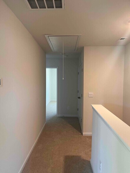 Building Photo - 1911 Frost Dr