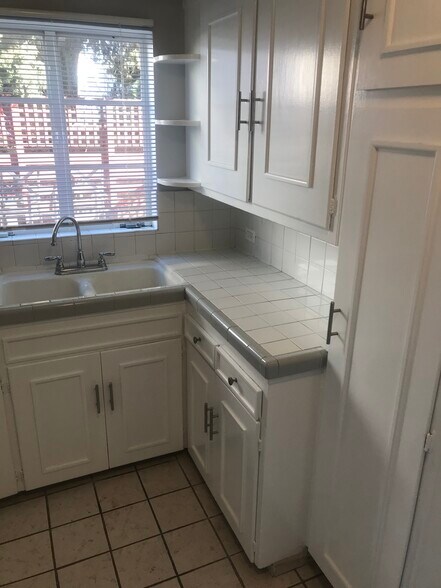 Kitchen - 1114 N Sweetzer Ave