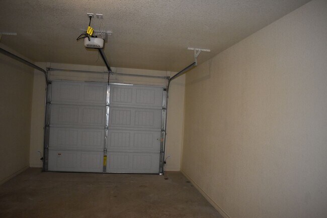 Building Photo - 205 Coby Dr