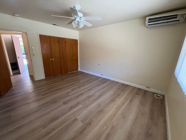 Building Photo - Prestigious Family Home In Outstanding Loc...