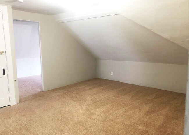 Building Photo - 344-348 Howell Avenue