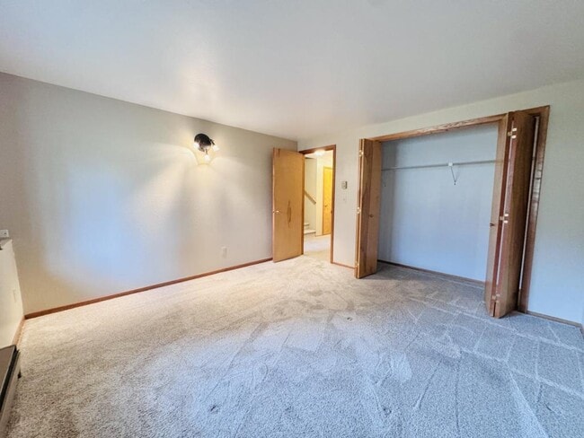 Building Photo - 2433 Sunlight Cir