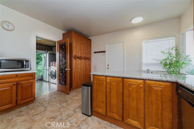 Building Photo - 2832 E Farview Ln