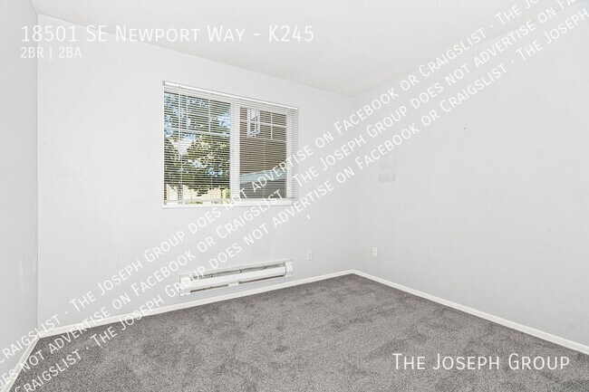 Building Photo - 18501 SE Newport Way