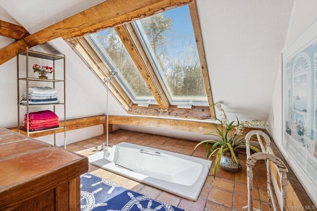 Building Photo - 4 Marion Ln