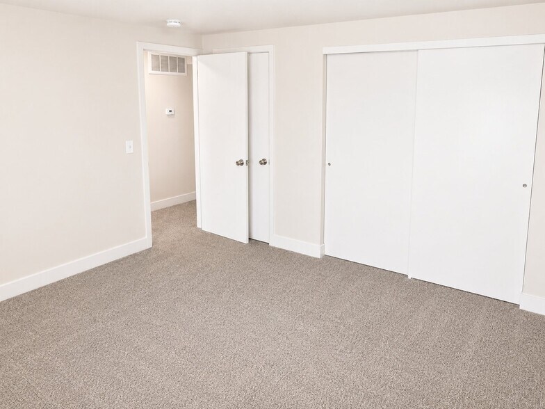 Building Photo - 2117 E 3300 S