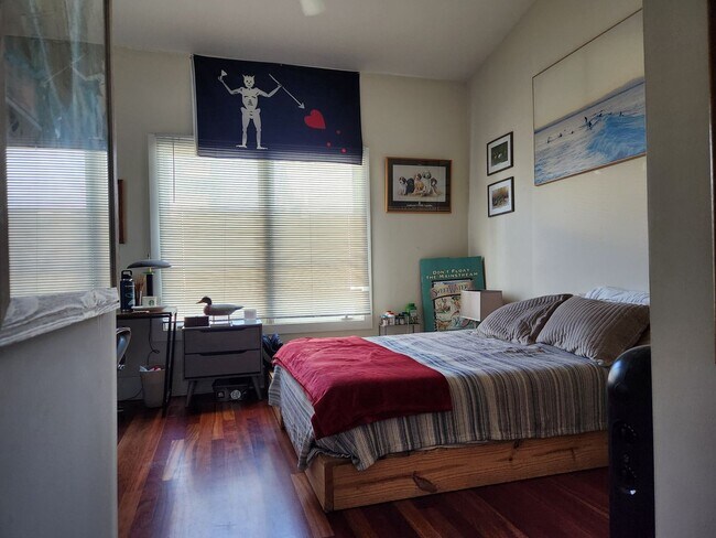 Building Photo - Downtown Rental
