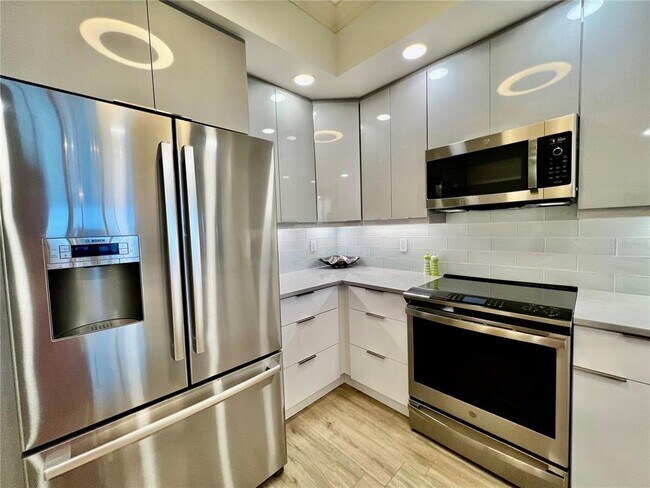 Building Photo - 3321 Sunset Key Cir