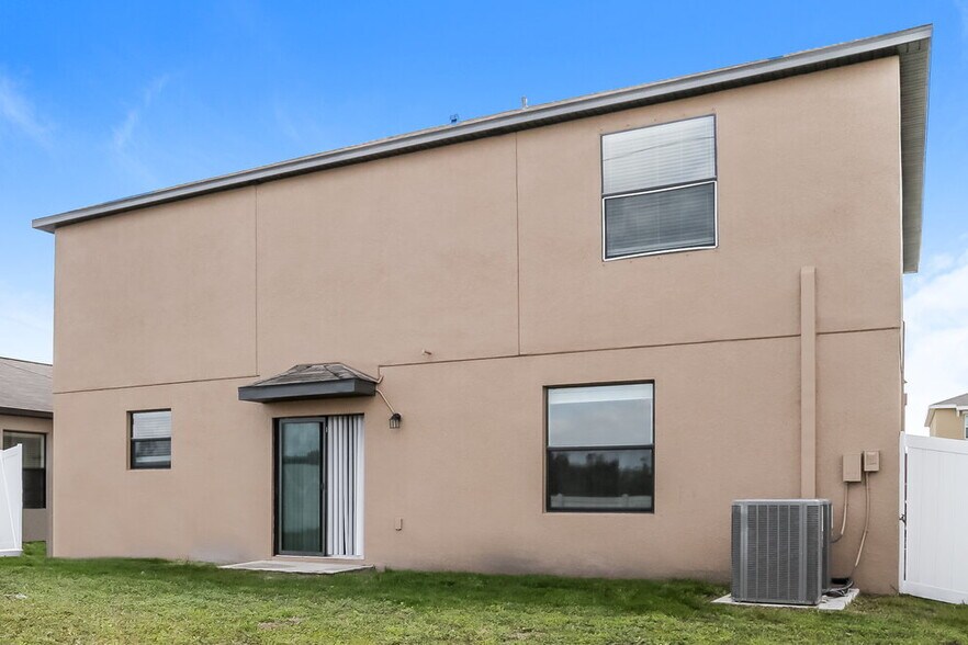 Building Photo - 11184 Leland Groves Dr