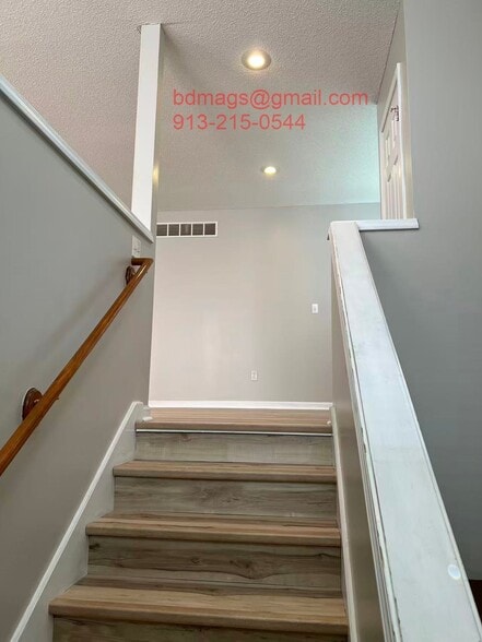 Building Photo - 3205 N 103rd Terrace