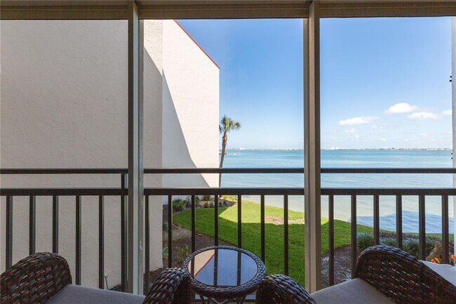 Building Photo - 5729 Del Sol Blvd