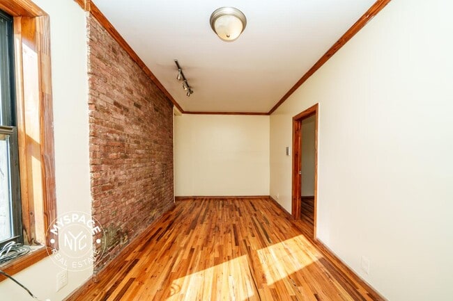 Building Photo - 228 S 3rd St