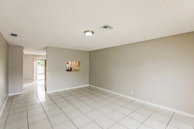Building Photo - 5885 Lambeth Cir