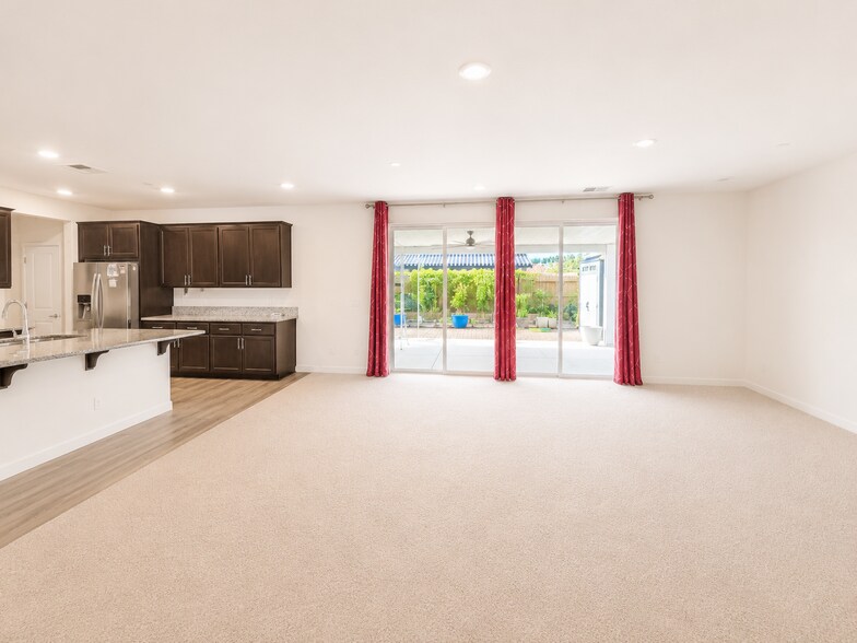 Building Photo - 2345 Raphael Way