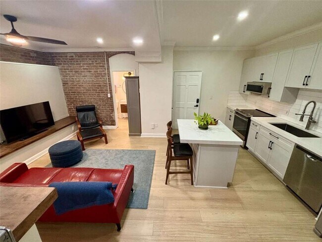 Building Photo - 685 Argonne Ave NE