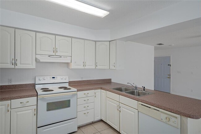 Building Photo - 8134 Papaya St