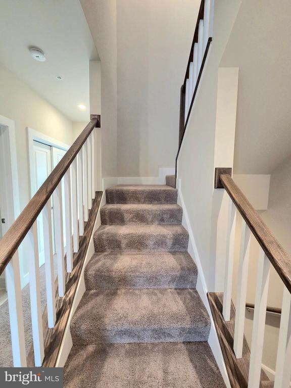 Building Photo - 820 Fern Pl NW