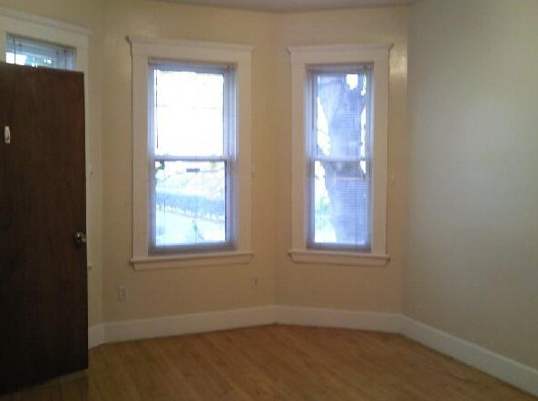 Building Photo - 59 Linden St