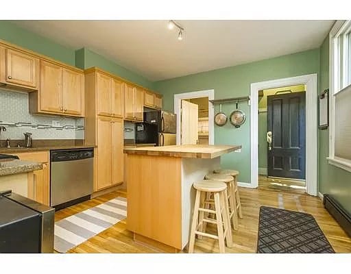 Primary Photo - 75 Columbus Ave