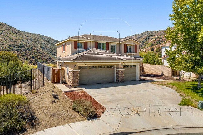 Building Photo - Spacious 4 Bed + Loft Home with 3-Car Garage in Lake Elsinore