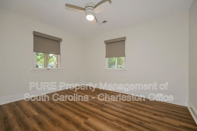 Building Photo - 1239 Sunset Dr