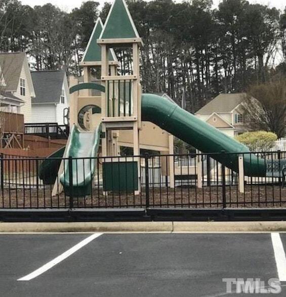Building Photo - 237 Linden Park Ln