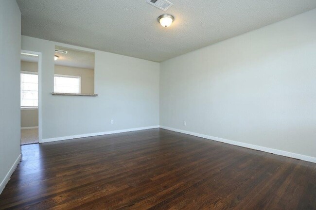 Building Photo - 10322 Cathedral Dr